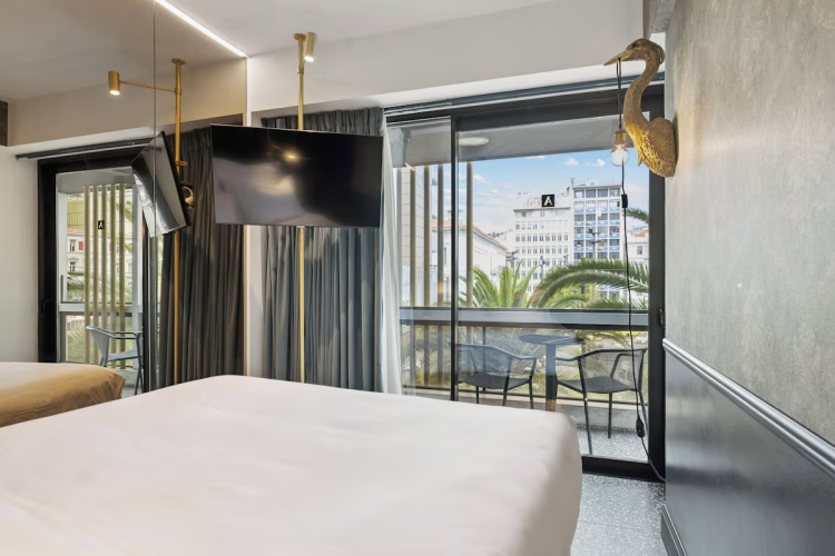 Skylark Hotel, Athens