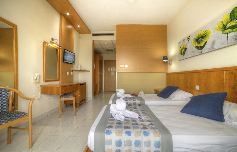 Internal Quadruple room