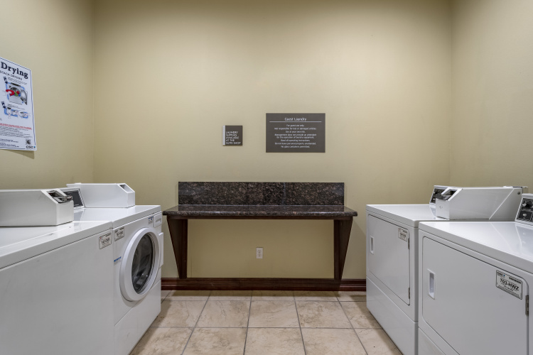 Best Western Plus Monica Royale Inn & Suites photo 24