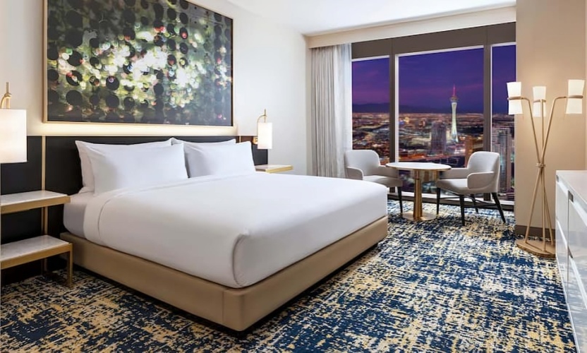 Deluxe Hearing Access Double room with strip view