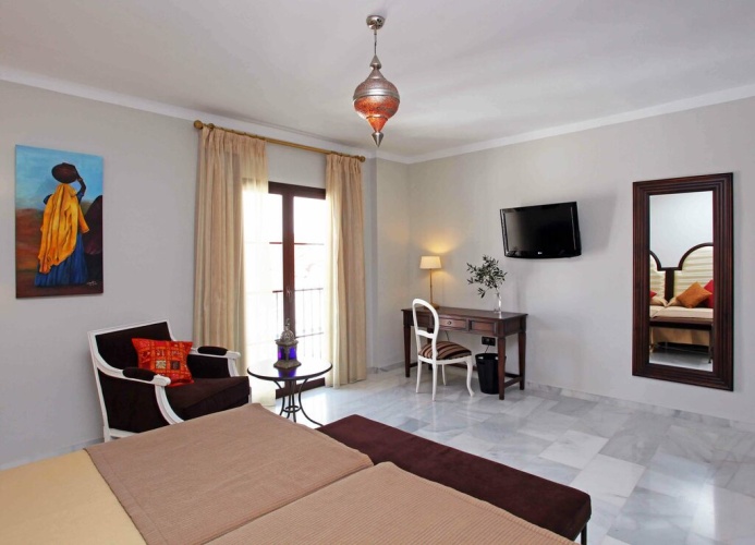 Classic Twin room with view