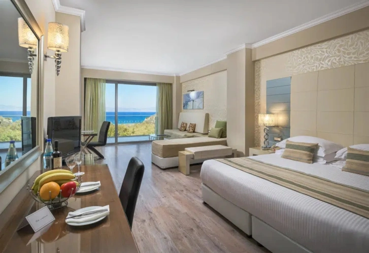 Deluxe Twin Junior Suite with sea view