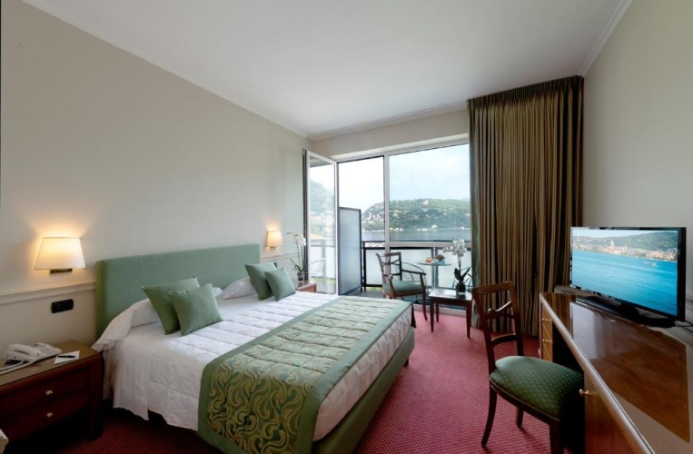 Double room with lake view