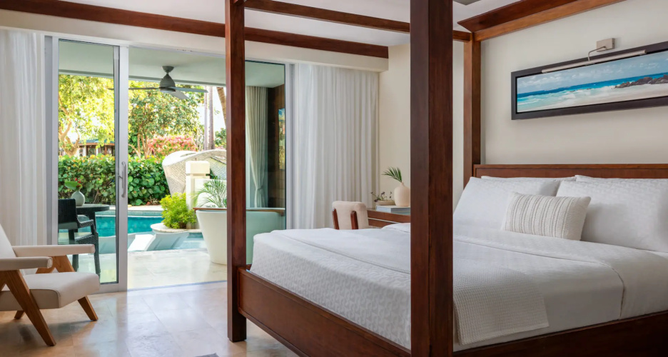 Crystal Lagoon Luxury Honeymoon Club Swim Up Double Suite