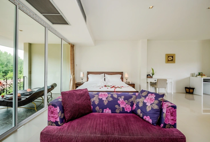 Deluxe Double Suite with pool view