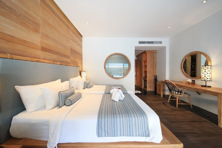 Superior room with pool view
