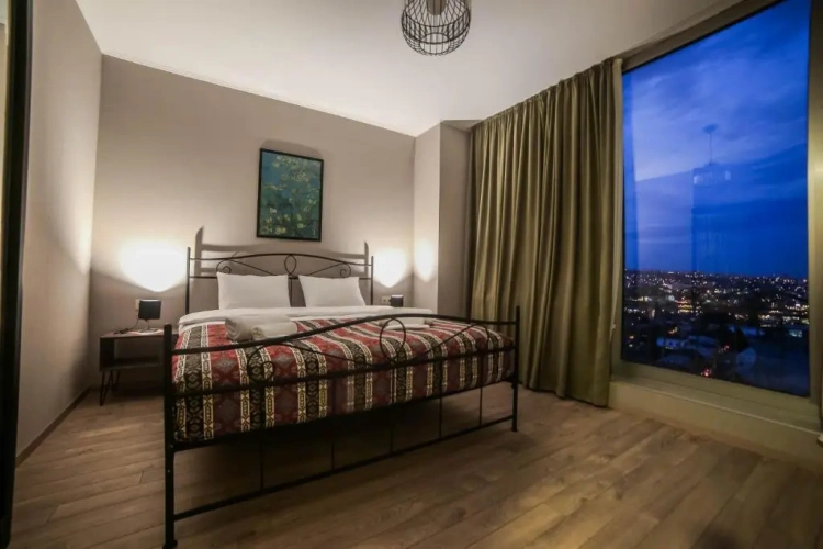 Double room with city view