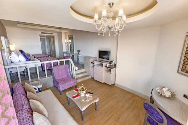 Alhambra Triple Suite