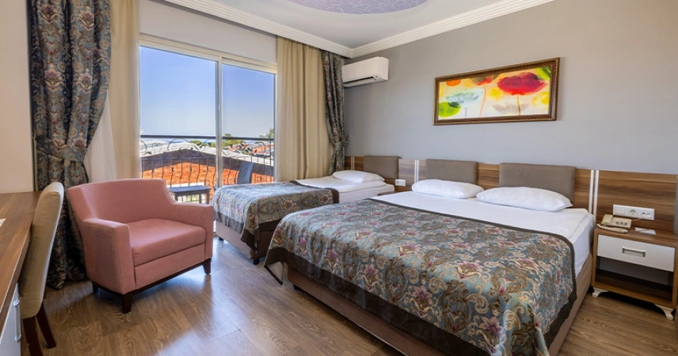 Standard Triple room