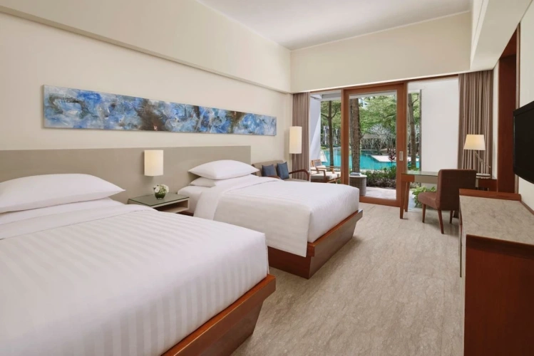 Twin room with pool view