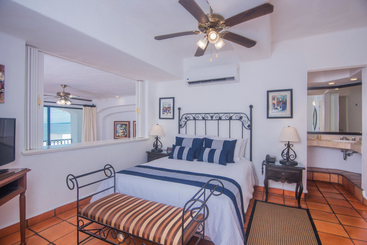 1 Bedroom Standard Double Suite seafront
