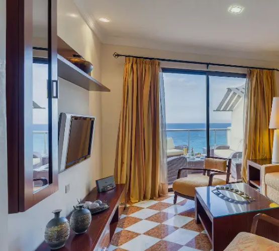 Grand The Level Double Suite with sea view