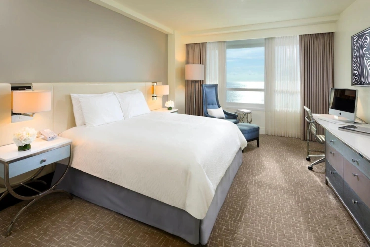 Deluxe Double room with bay view