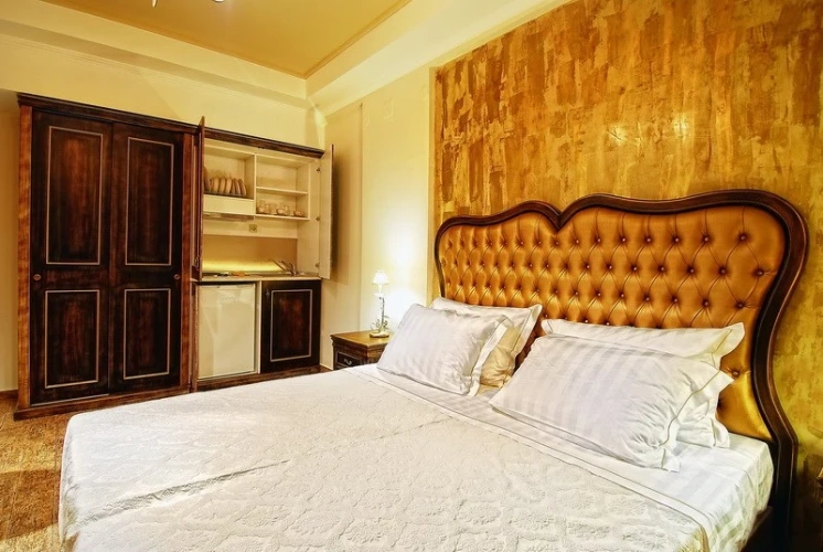 Deluxe Twin room with partial sea view