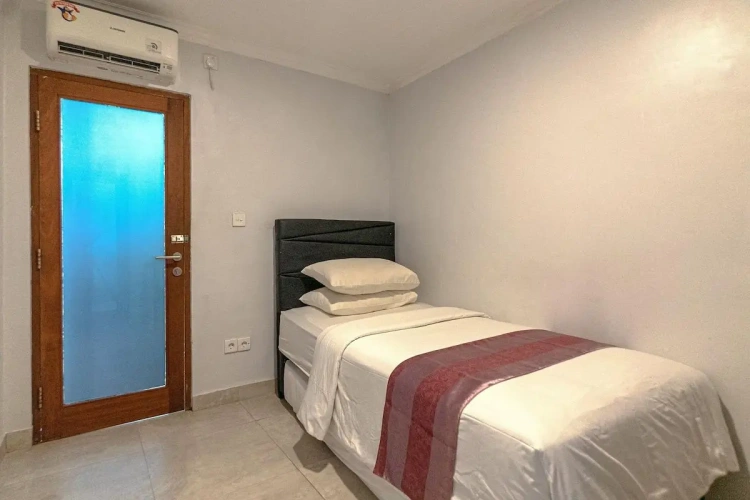 Petite Single room
