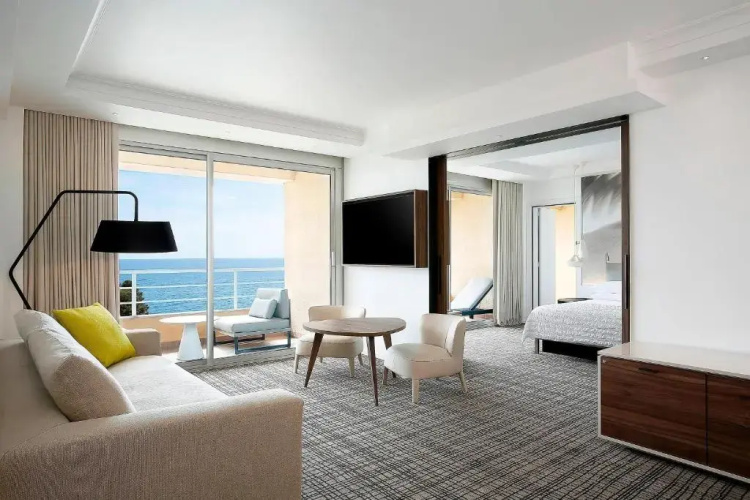 Le Meridien Beach Plaza