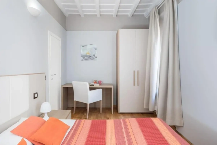4 Bedrooms Sextuple Apartment