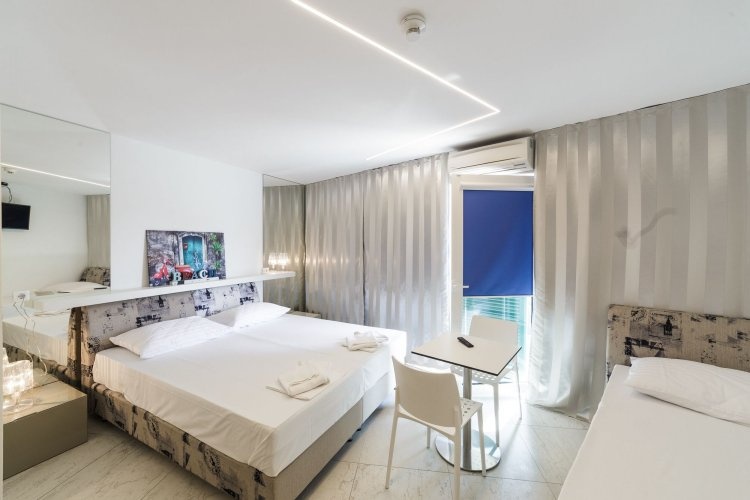 Standard Sextuple room