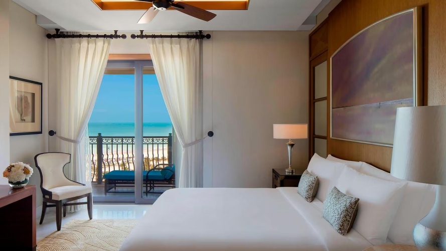 1 Bedroom Astor Double Suite with balcony