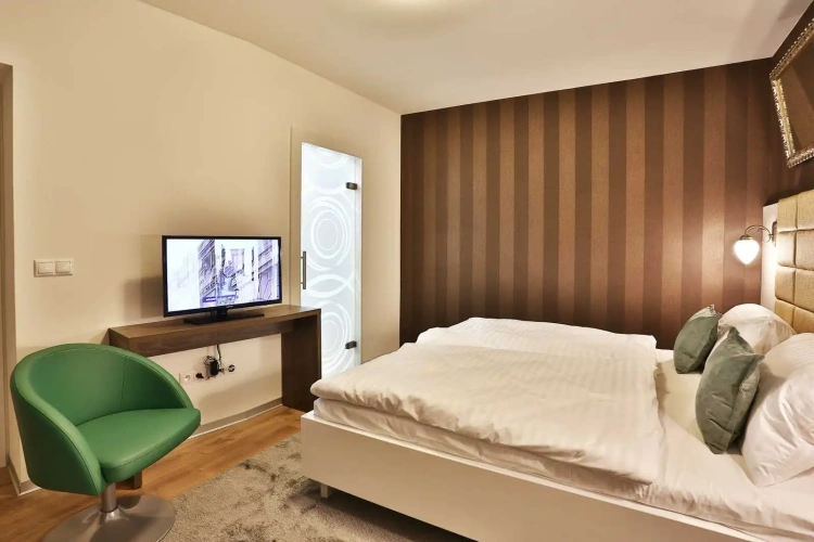 No. 25 Double Apartment