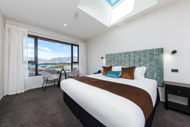 Deluxe Double room with lake view