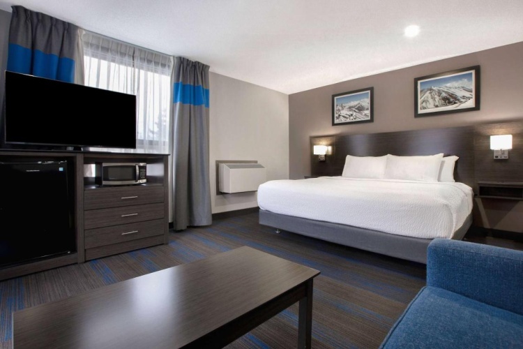 Days Inn By Wyndham Barrie photo 25