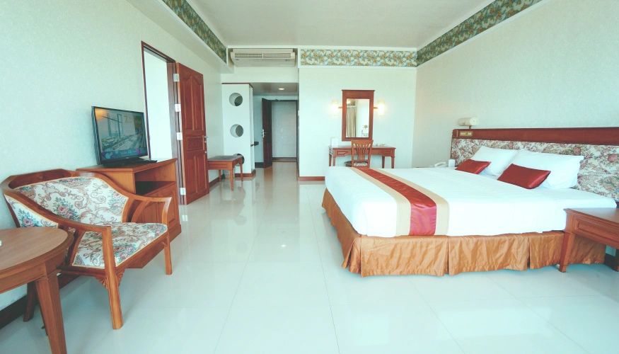 Family Suite with partial sea view