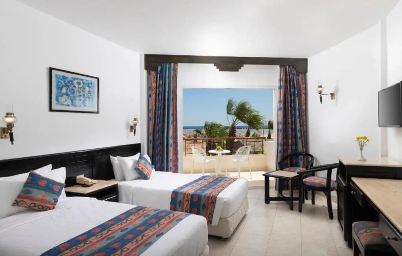 Standard Twin room with sea view
