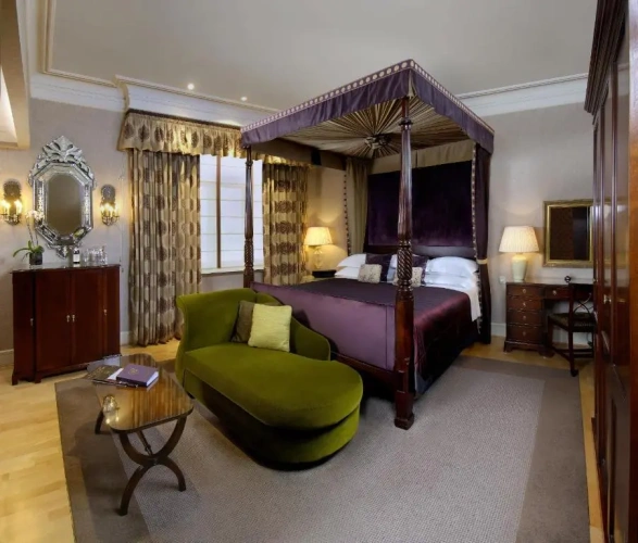 Four Poster Double Suite