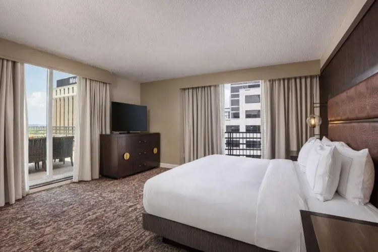 DoubleTree Suites by Hilton Austin Downtown Capitol