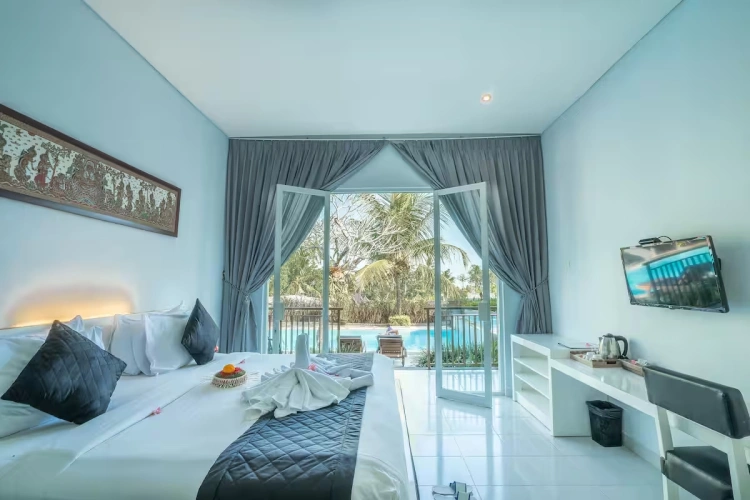 1 Bedroom Deluxe Double room with pool view