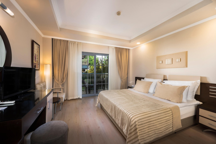 Quadruple Suite room