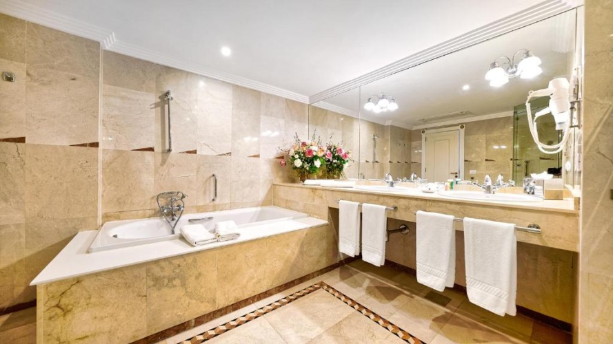 Bull Hotel Reina Isabel & Spa photo 21