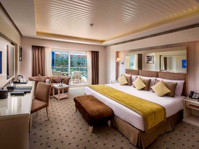 Double Suite with pool view