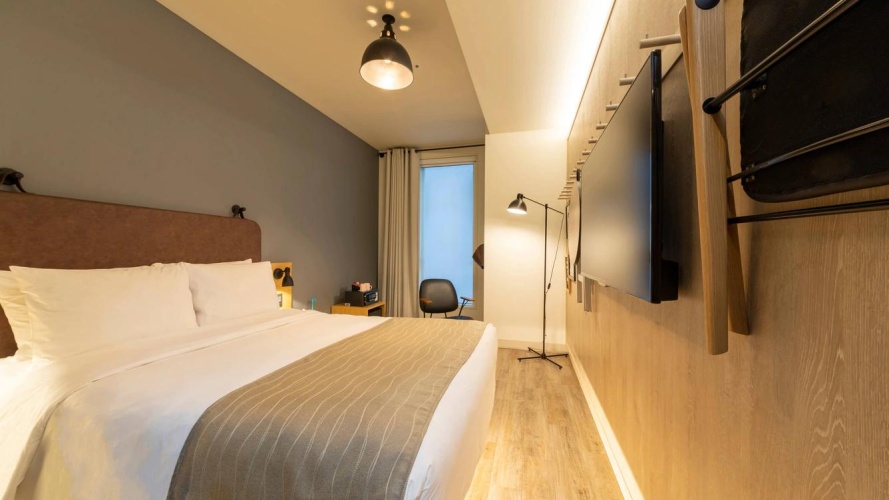 Moxy Sleeper Double room