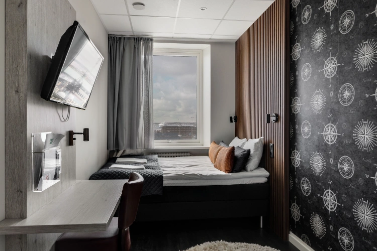 Small (Semi Double Bed) room