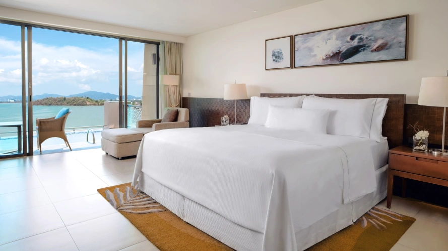 1 Bedroom Pool access Double Suite oceanfront
