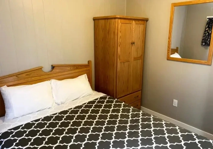 2 Bedrooms Suite with balcony and with lake view