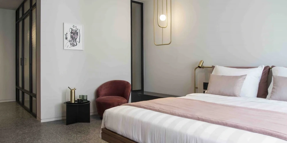 Perianth Double Suite