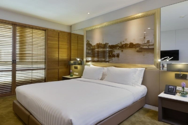 Corner Double Suite with balcony