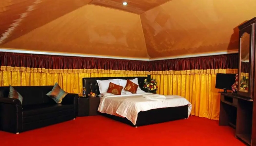 OYO 2817 Hotel Emerald Inn