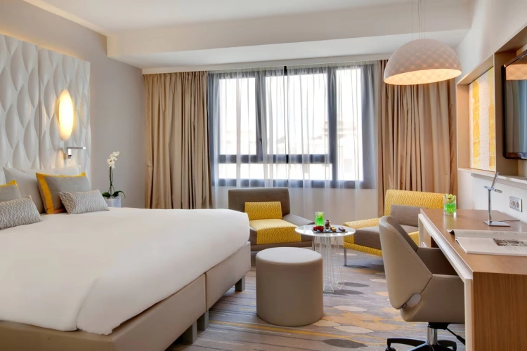 Superior Double Guest Room with Skyline view