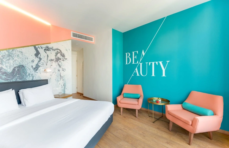 Large Double room Partial Sea View