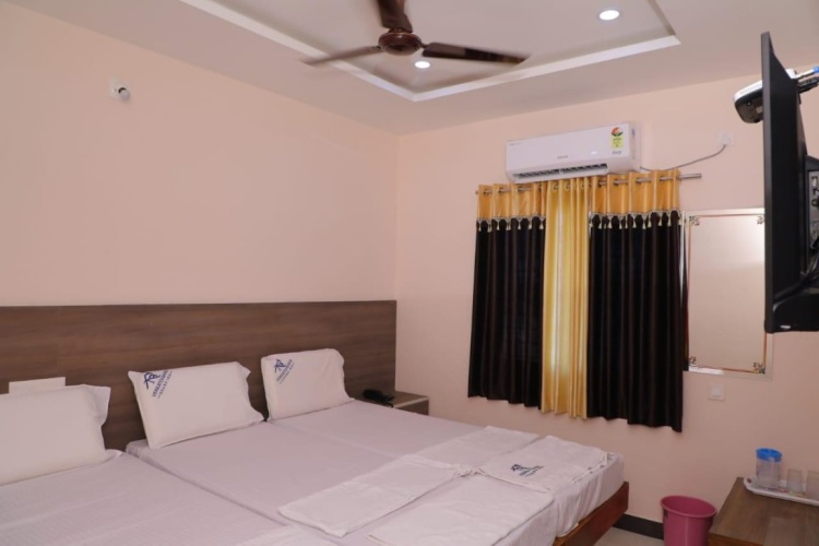 Economy Triple room