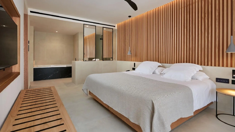 Garden Adult's Area Swim-Up Suite