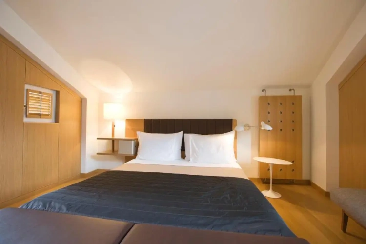 Corner Double Suite
