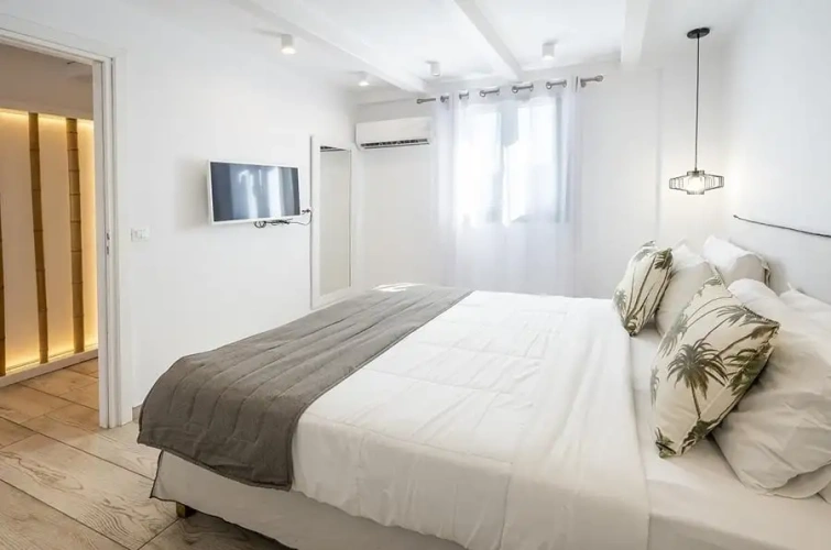 The White Double Suite