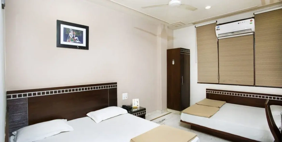Standard Quadruple Family room