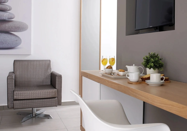 1 Bedroom Superior Double Suite with inland view