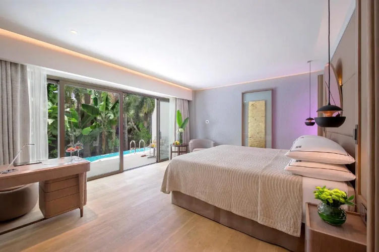Four Seasons Hotel photo 7